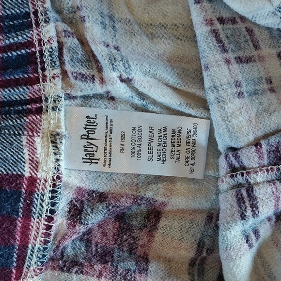 EUC Two piece Harry Potter pajama set - Picture 7 of 8